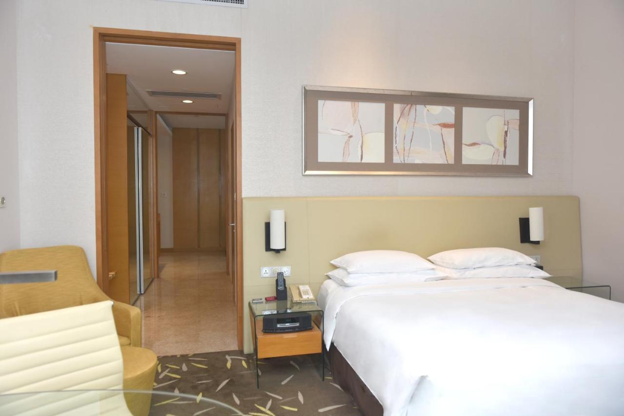 Crowne Plaza Zhongshan Wing On City By Ihg Екстер'єр фото